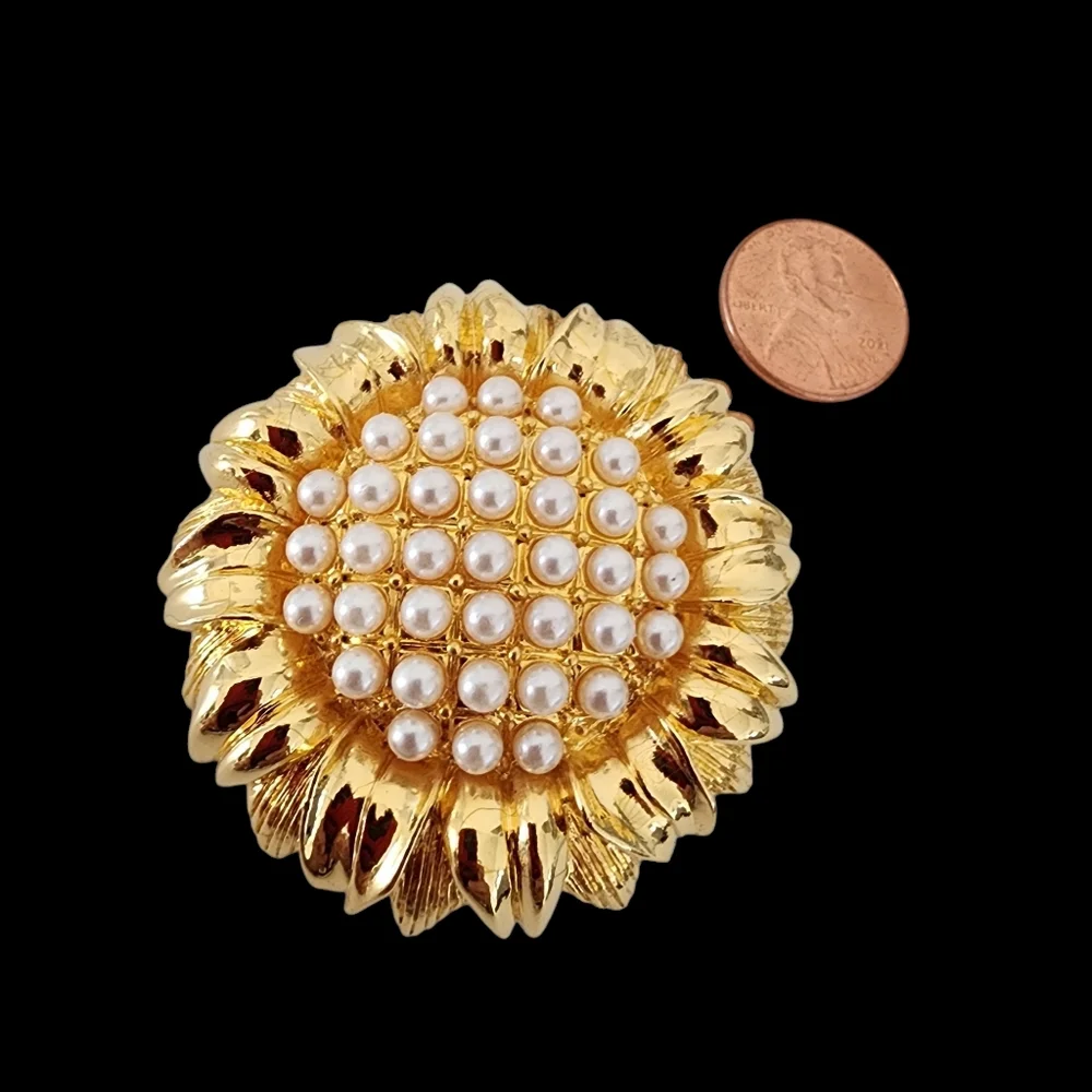 Vintage Mod Brooch Pin Pendant sunflower pearls signed MOD  A0253
